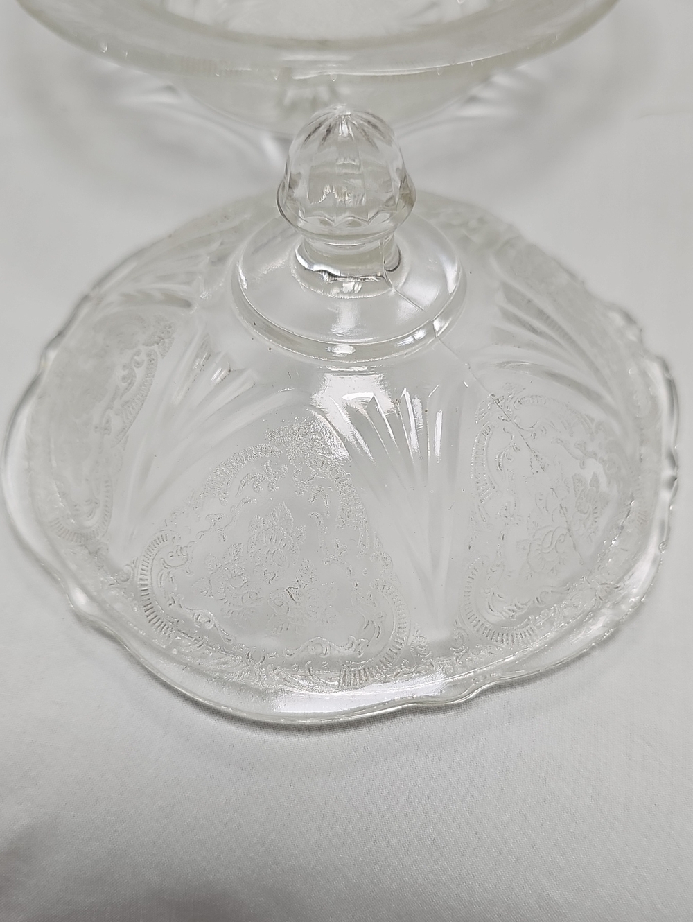 Hazel Atlas Royal Lace Pattern Glass Butter Dish - Picture 2 of 6